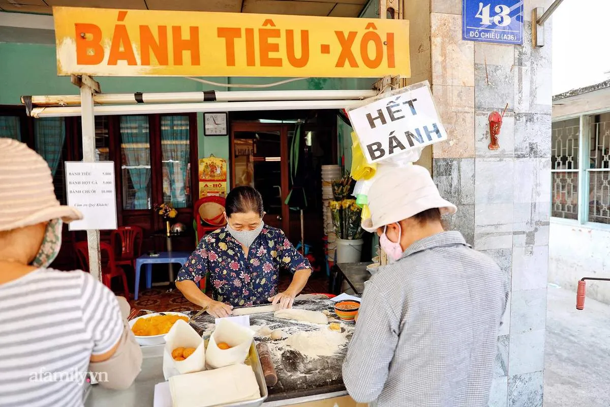 Quán bánh tiêu Vũng Tàu – Ăn miếng bánh thôi mà còn tùy theo duyên số, lạ à nhen!