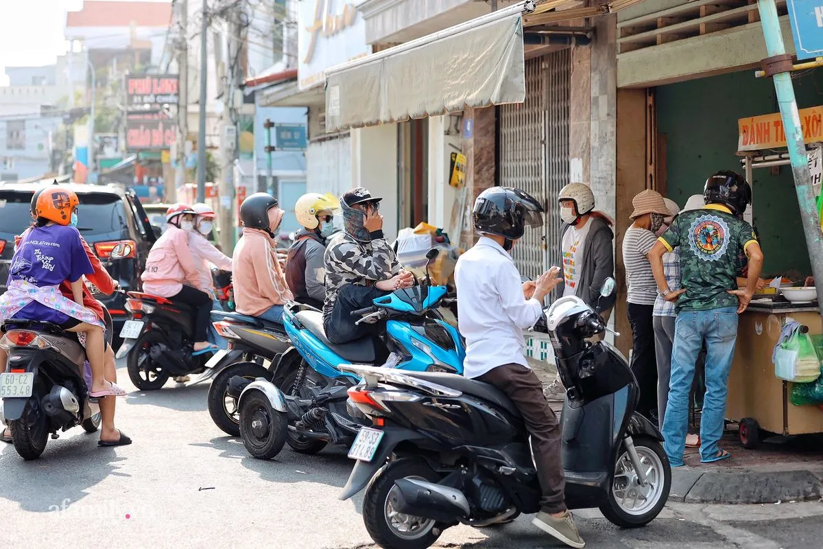 Quán bánh tiêu Vũng Tàu – Ăn miếng bánh thôi mà còn tùy theo duyên số, lạ à nhen!