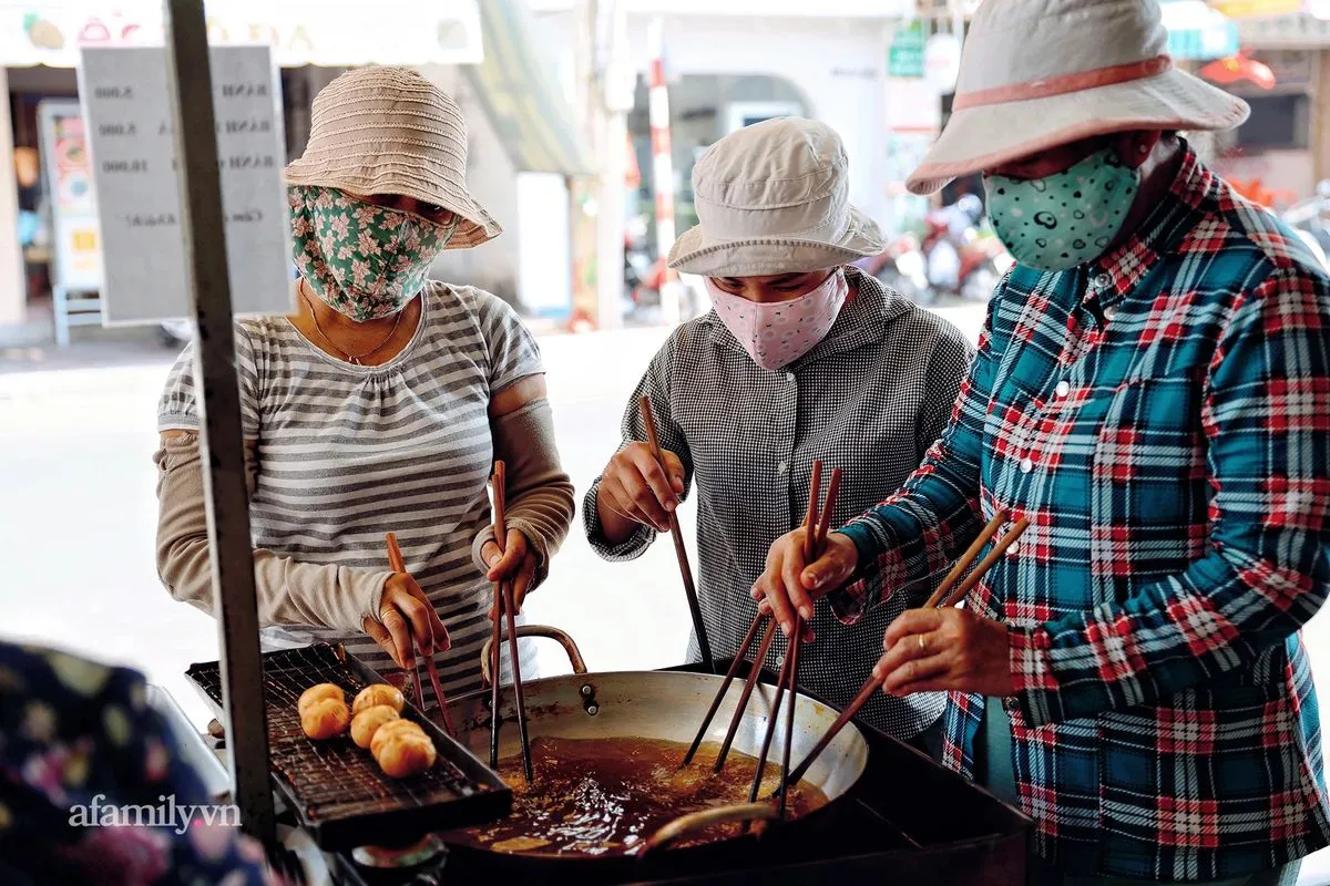 Quán bánh tiêu Vũng Tàu – Ăn miếng bánh thôi mà còn tùy theo duyên số, lạ à nhen!