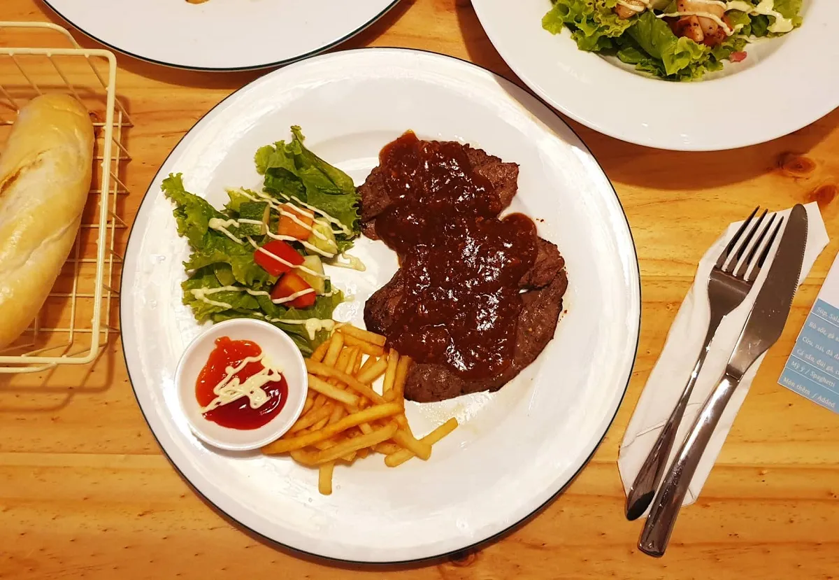 Retro Steak Vũng Tàu – Nhà hàng steak mang phong cách cổ điển