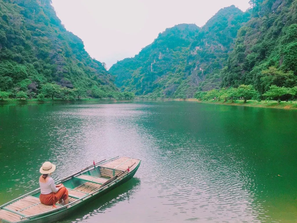 Review Ninh Bình siêu thú vị cùng cặp đôi cô nàng Linh Đan