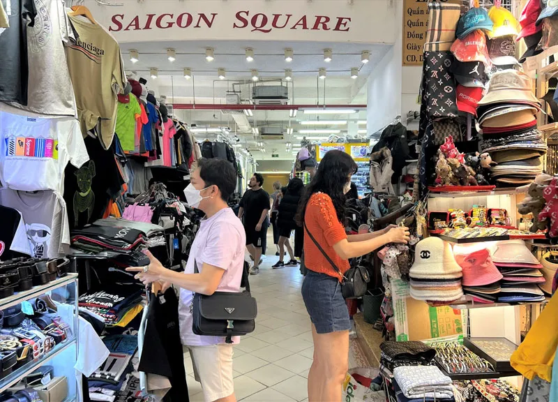 Review Saigon Square, thiên đường mua sắm dành cho giới trẻ