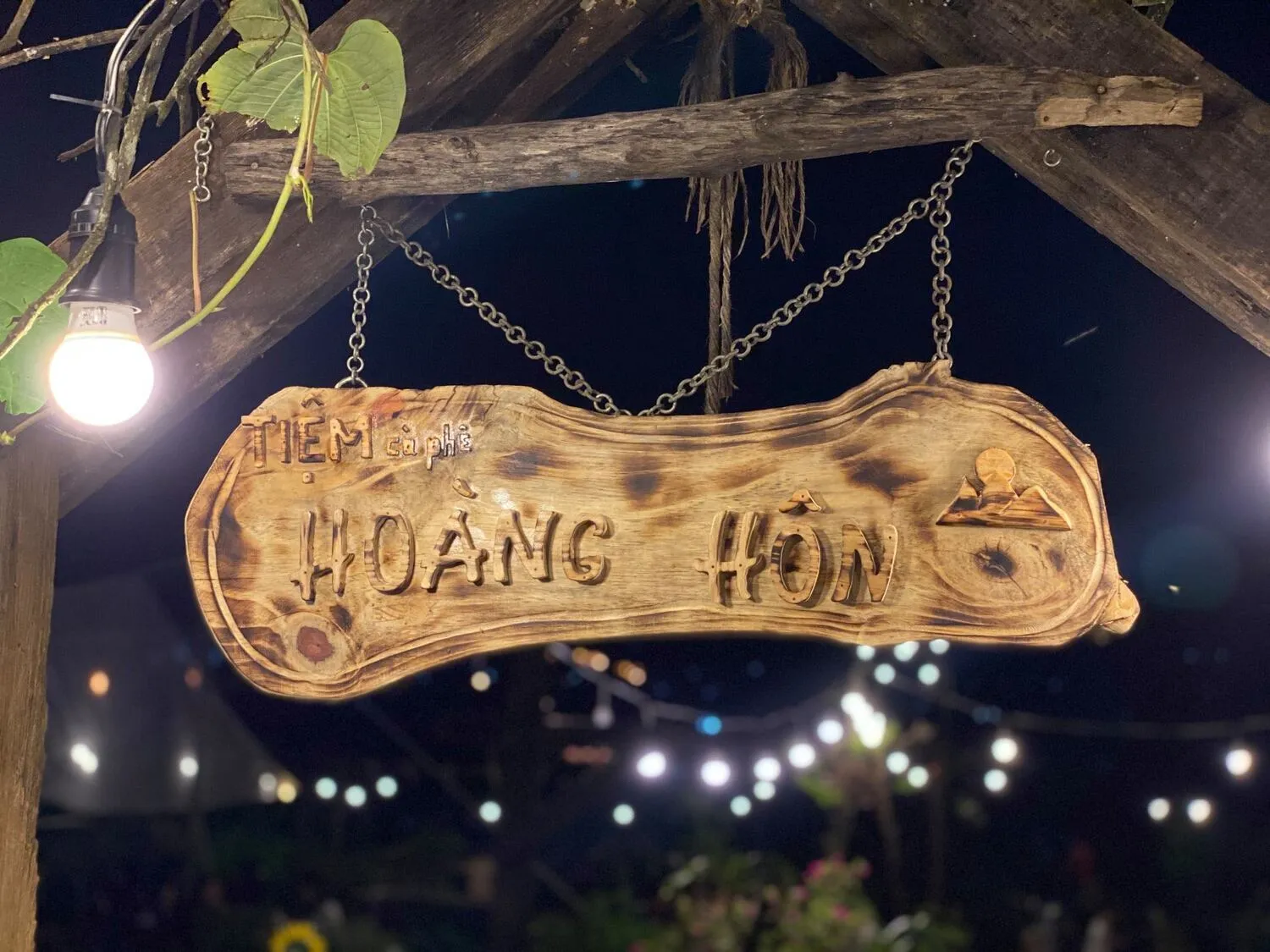 Review Tiệm Cà Phê Hoàng Hôn cùng chàng trai Gia Lai Đào Phúc Quang Vũ