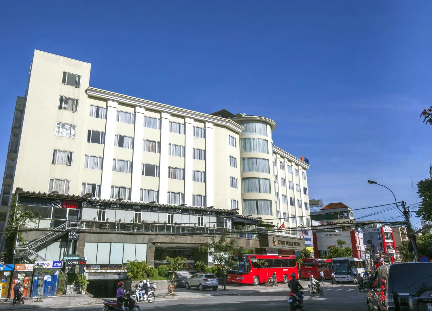 River Prince Hotel, lối thiết kế kiến trúc Châu Âu hiện đại