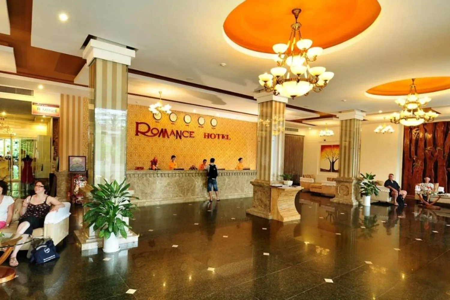 Romance Hotel mang giai điệu ngọt ngào, êm dịu bên bờ sông Hương