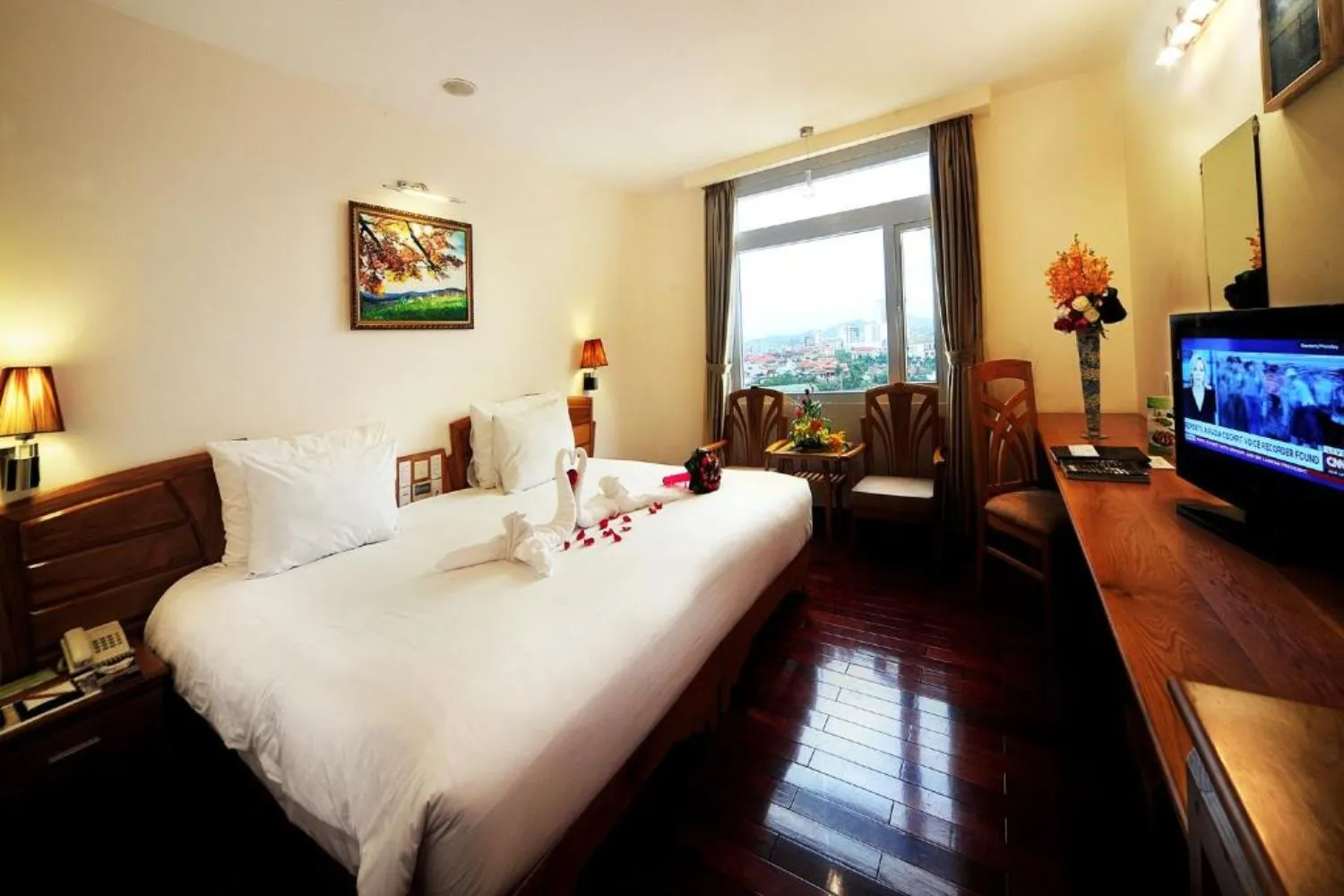 Romance Hotel mang giai điệu ngọt ngào, êm dịu bên bờ sông Hương