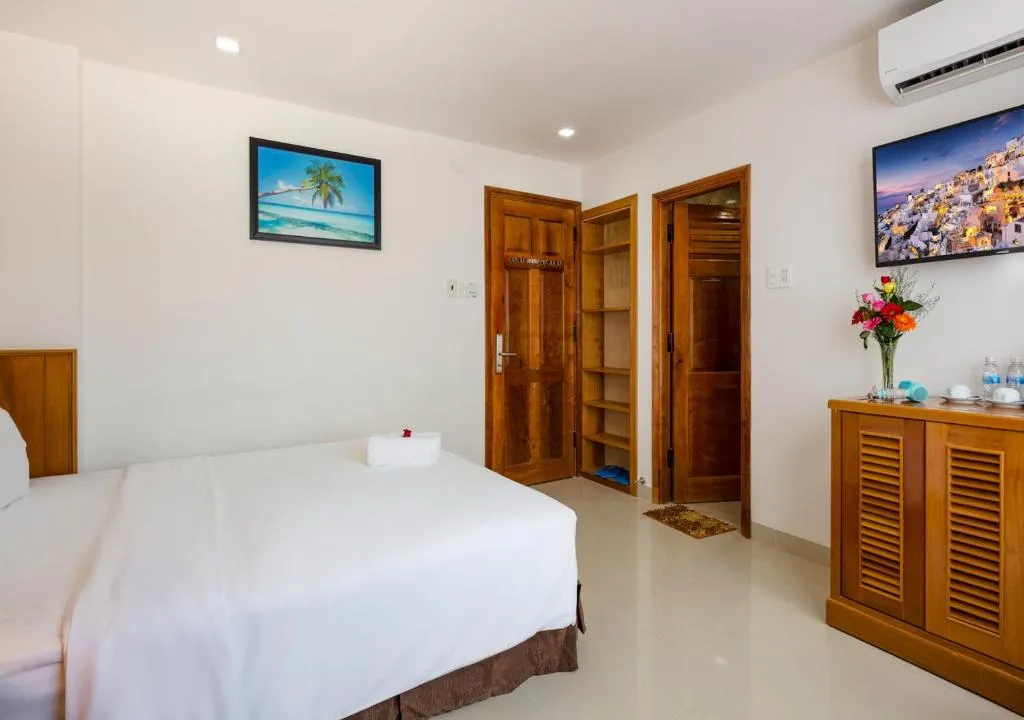 Royal Hotel Nha Trang, không gian nghỉ ngơi lộng lẫy cạnh biển