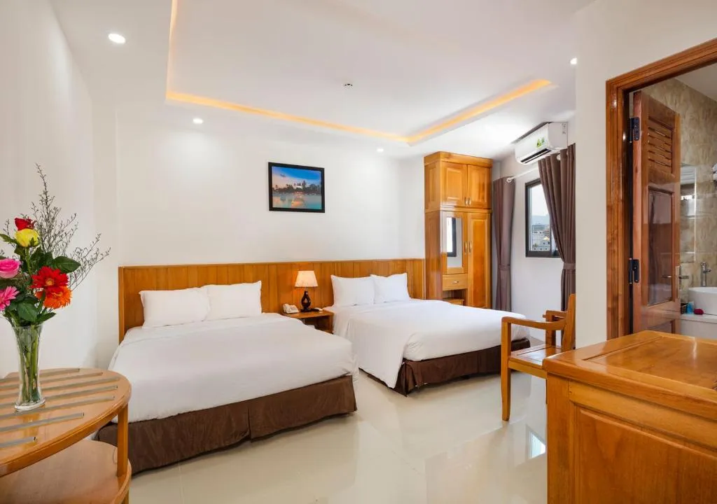 Royal Hotel Nha Trang, không gian nghỉ ngơi lộng lẫy cạnh biển