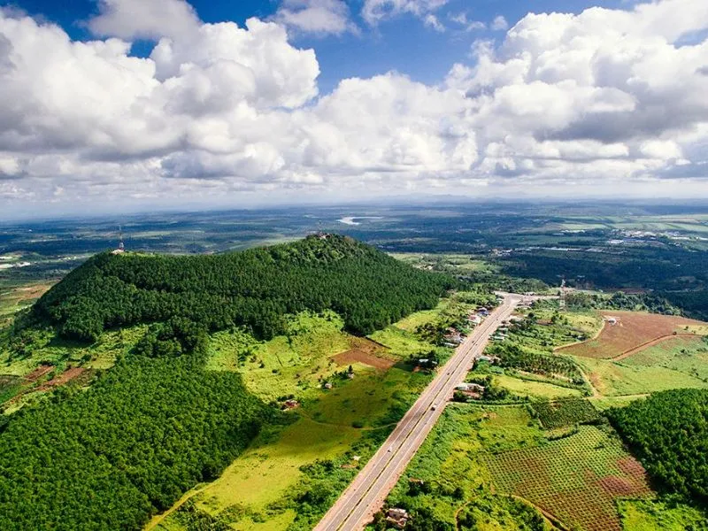 Sân bay Pleiku Gia Lai có những chuyến bay nào? Chi tiết lịch trình, giá vé