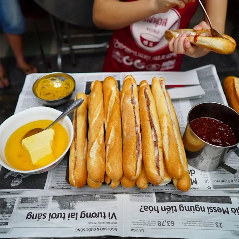 Săn lùng 10 quán bánh mì que Đà Nẵng nổi tiếng ăn là ghiền