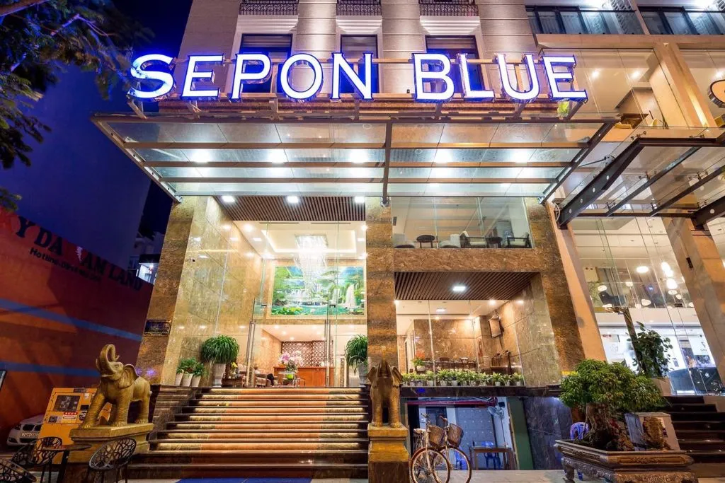 Sepon Blue Hotel, hòn ngọc xanh biếc giữa lòng thành phố