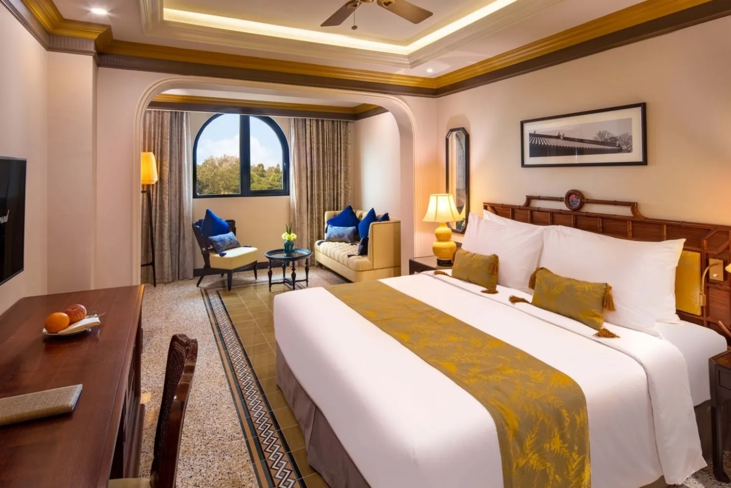 Silk Path Grand Hue Hotel and Spa tòa lâu đài xa hoa đầy ấn tượng