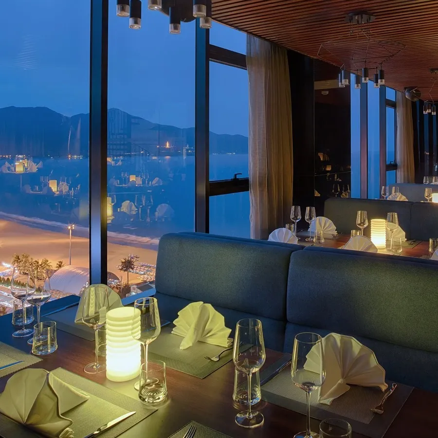 Sky View Restaurant – Nhà hàng lãng mạn lý tưởng cho các cặp đôi tại Đà Nẵng