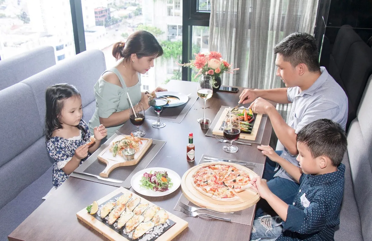 Sky View Restaurant – Nhà hàng lãng mạn lý tưởng cho các cặp đôi tại Đà Nẵng