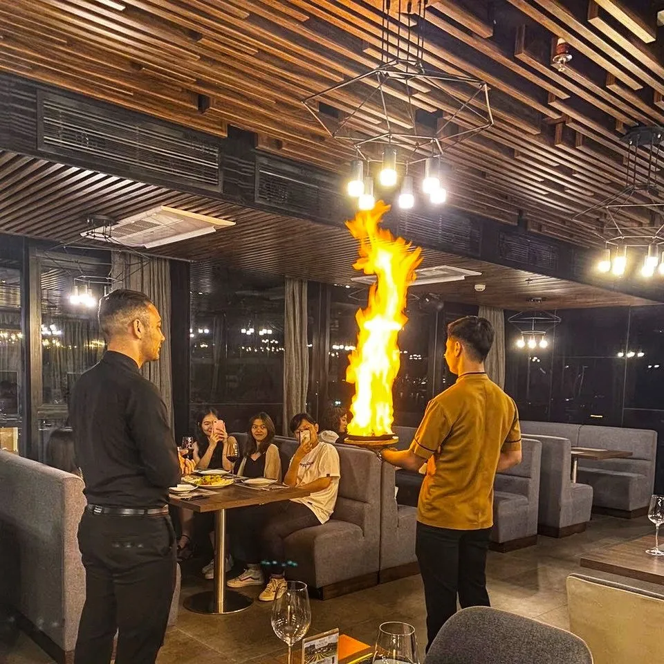 Sky View Restaurant – Nhà hàng lãng mạn lý tưởng cho các cặp đôi tại Đà Nẵng