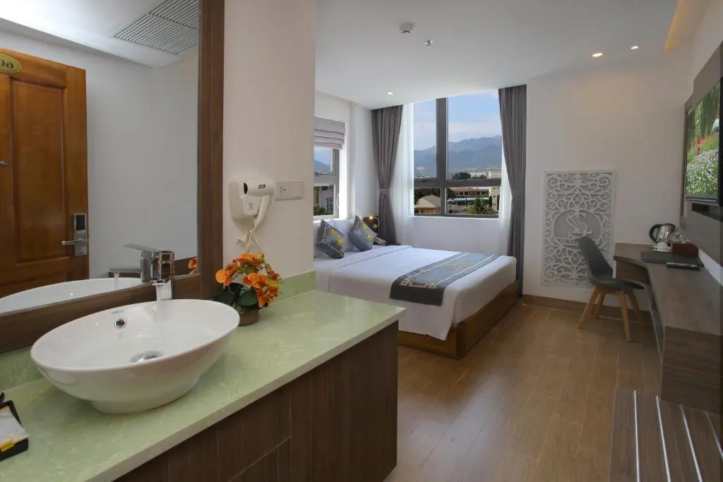 Skylight Hotel Nha Trang – Ngắm nhìn sự sầm uất của phố Tây