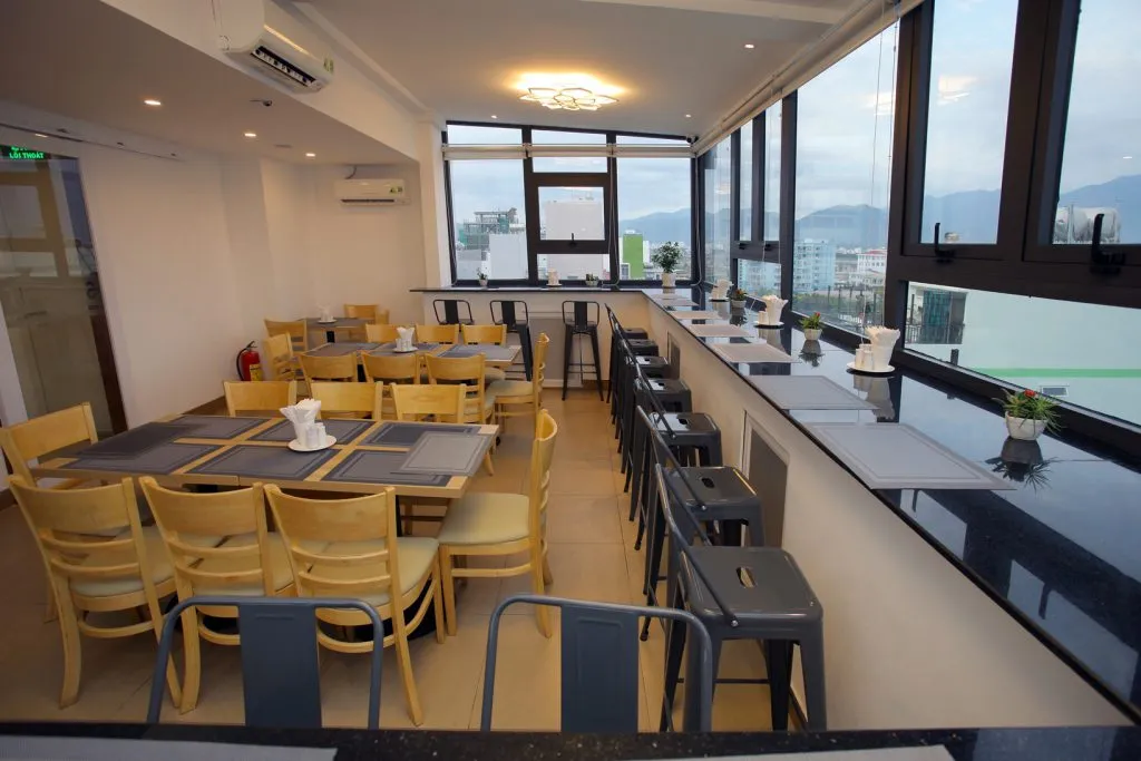 Skylight Hotel Nha Trang – Ngắm nhìn sự sầm uất của phố Tây