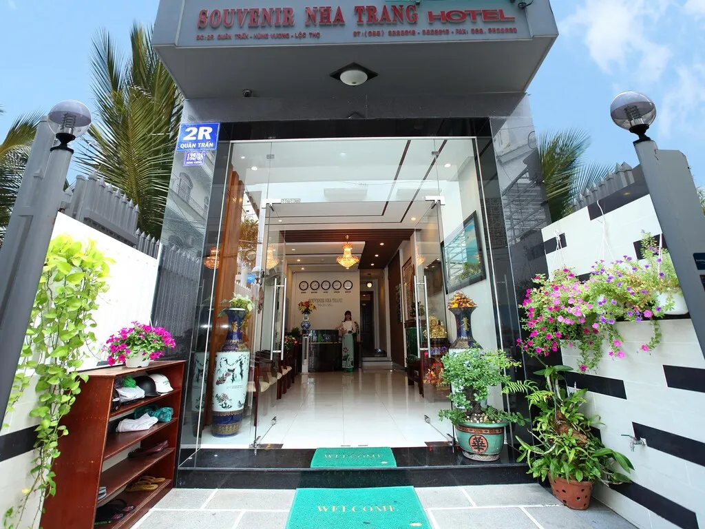 Souvenir Nha Trang Hotel – Khách sạn 2 sao hiện đại tọa lạc bên vịnh Nha Trang xinh đẹp