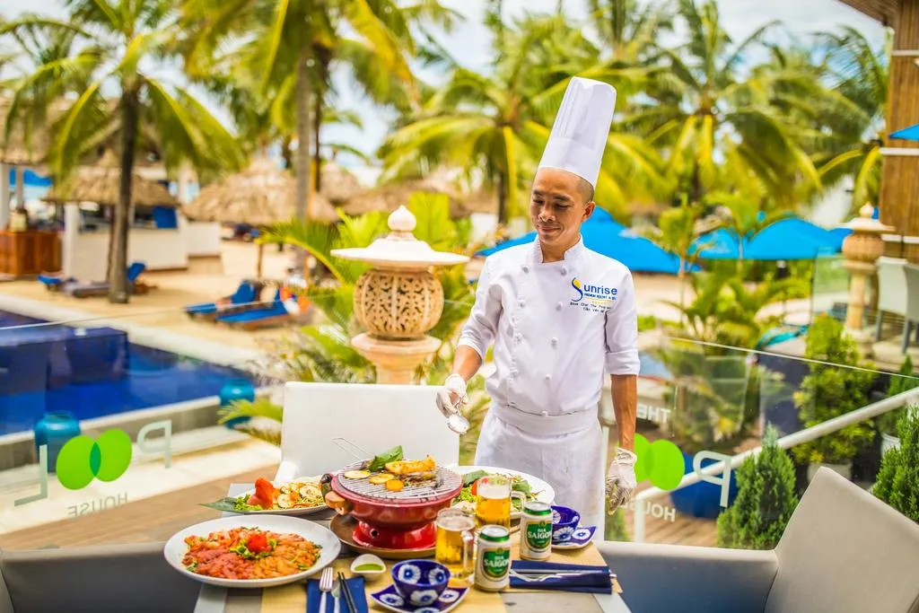 Sunrise Premium Resort Hoi An – Tận hưởng bình minh trên biển nhẹ nhàng