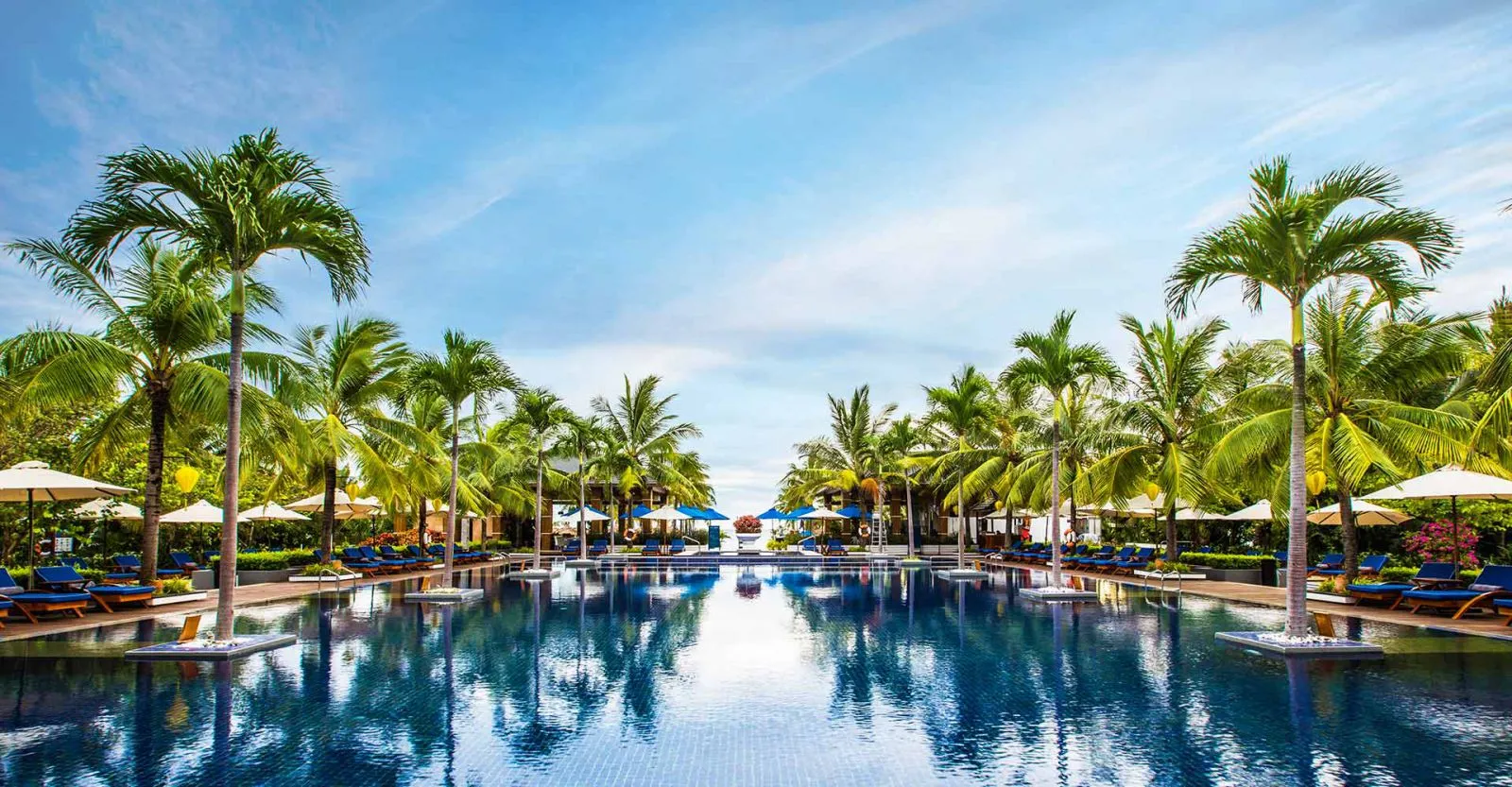 Sunrise Premium Resort Hoi An – Tận hưởng bình minh trên biển nhẹ nhàng