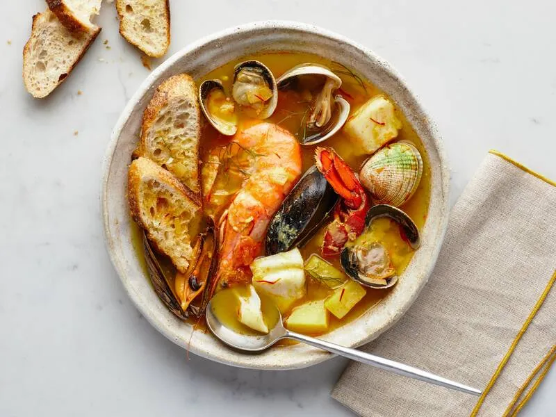 Súp cá Bouillabaisse đặc sản nức tiếng vùng Marseille Pháp