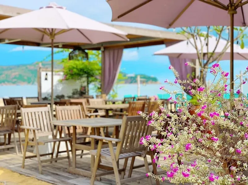 Surf Bar Quy Nhơn view biển gọi ngắm hoàng hôn tuyệt đỉnh