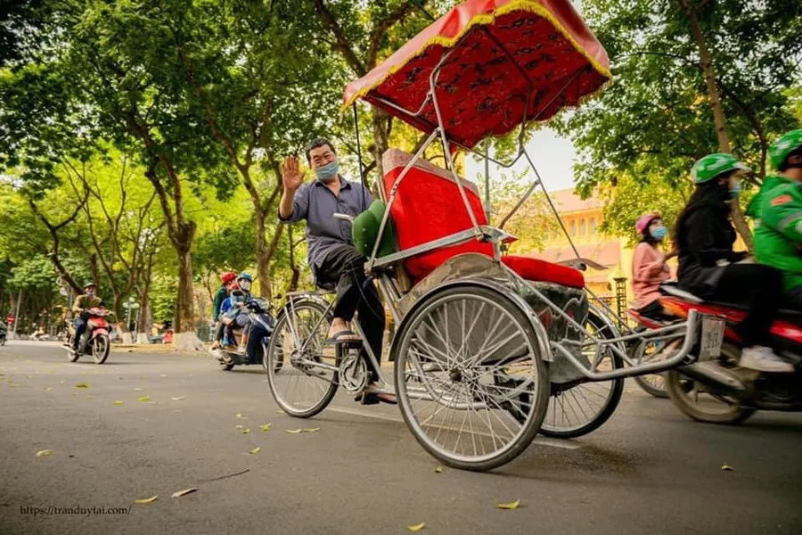 Tận hưởng Mùa thu Hà Nội, vẻ đẹp ngọt ngào lan tỏa trong thi ca