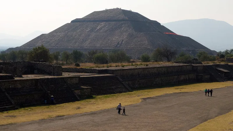 Teotihuacan thành phố cổ nơi các vị thần được tạo ra ở Mexico