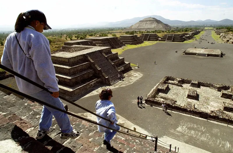 Teotihuacan thành phố cổ nơi các vị thần được tạo ra ở Mexico