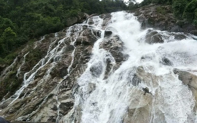 Thác Ma Hao hoang sơ, kỳ vĩ gắn liền với tích cũ một thời