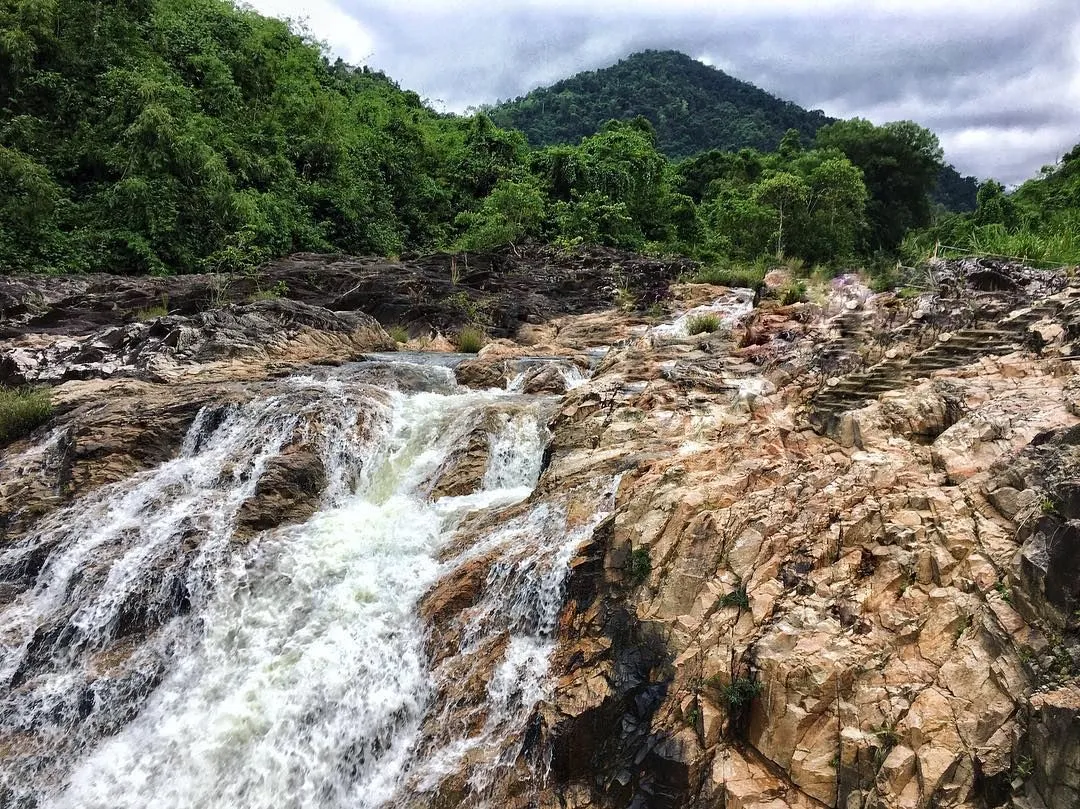 Thác Yang Bay Nha Trang – Con thác đầy e ấp dịu dàng giữa núi rừng nguyên sinh hoang sơ