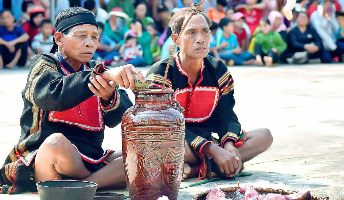 Tham gia vào Lễ cầu mưa Yang Pơtao Apui linh thiêng