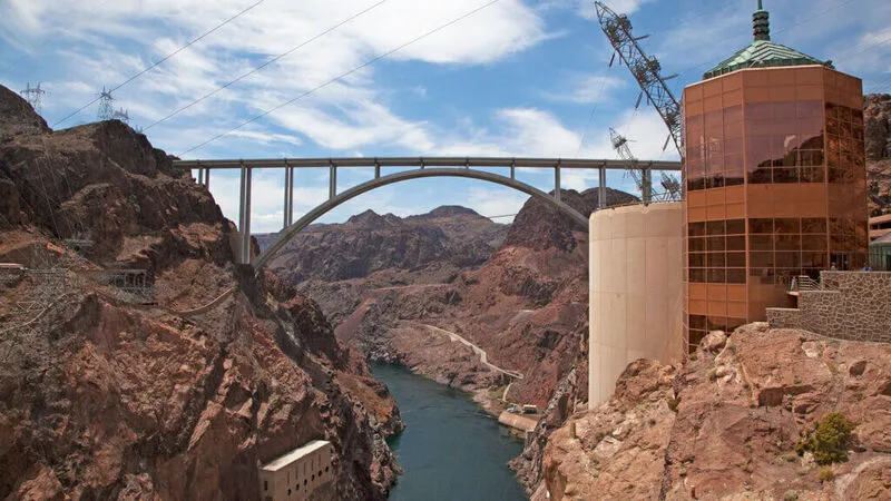 Tham quan Hoover Dam đập thủy điện vĩ đại của nước Mỹ