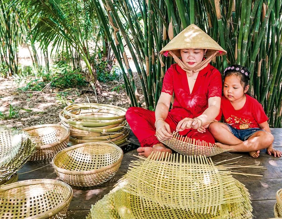 Tham quan làng Nghề đan đát ở Nguyễn Phích cực nổi tiếng