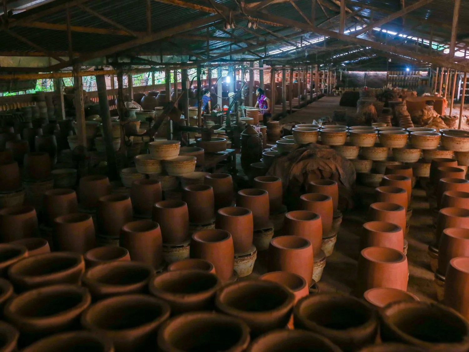 Tham quan Lò lu Đại Hưng chuyên sản xuất gốm thủ công cổ nhất Bình Dương