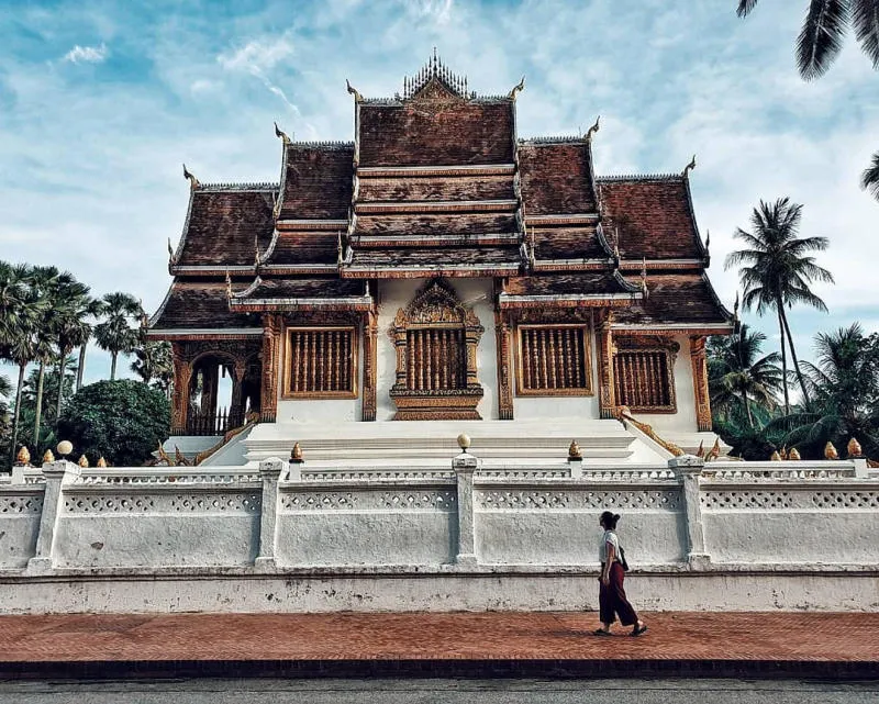 Thành phố Luông Pha Băng cổ kính nằm bên dòng sông Mê Kong