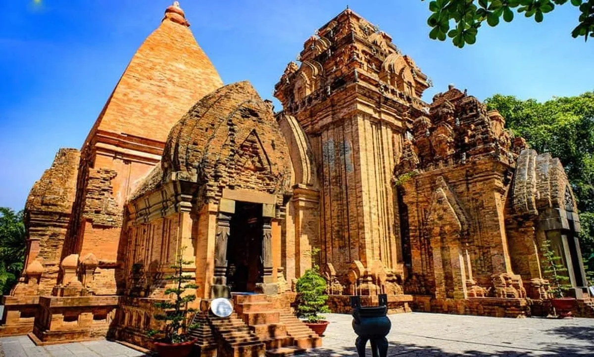 Tháp bà Ponagar Nha Trang – Quần thể kiến trúc nổi bật của người Chăm Pa cổ xưa