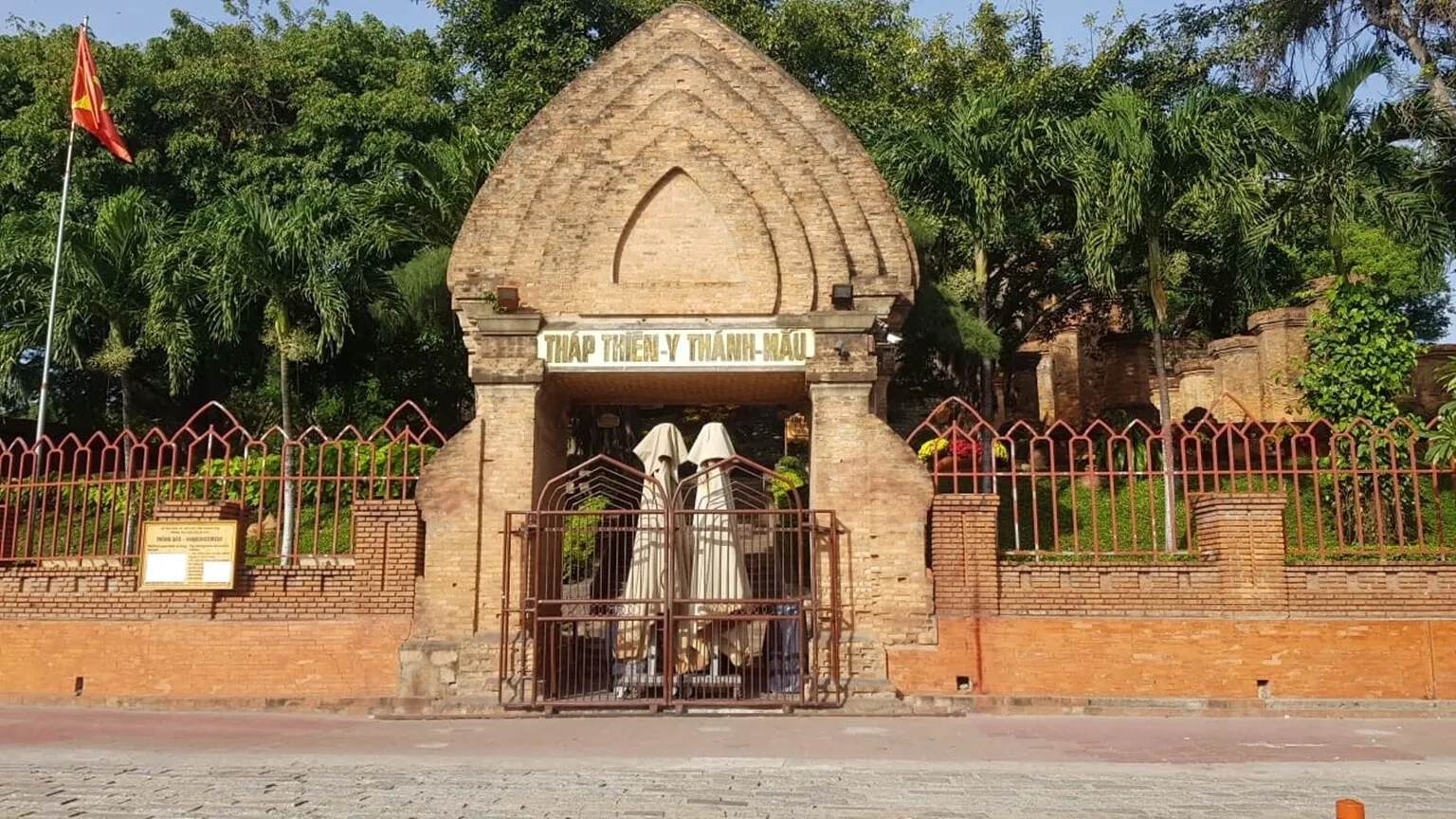 Tháp bà Ponagar Nha Trang – Quần thể kiến trúc nổi bật của người Chăm Pa cổ xưa