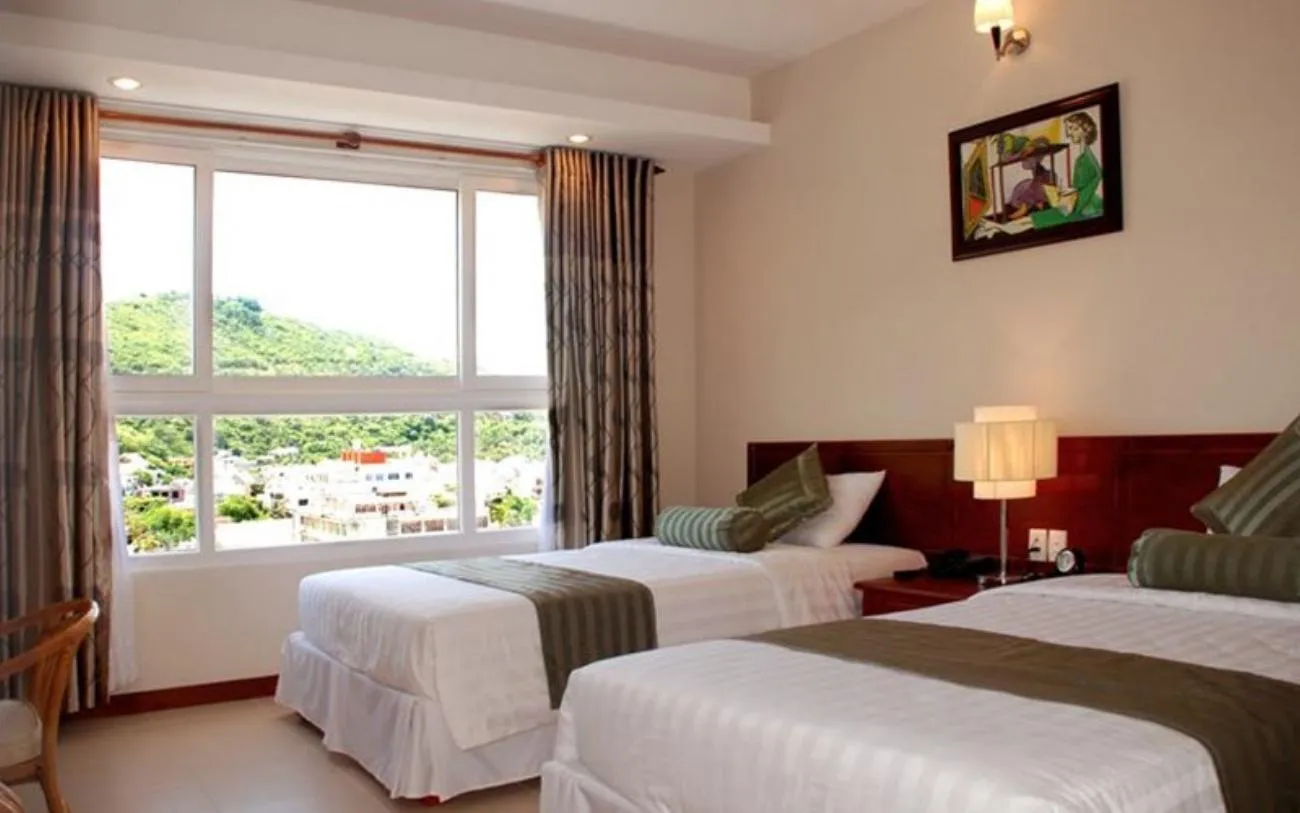 The Coast Hotel Vung Tau, sừng sững cạnh bên bờ biển xanh