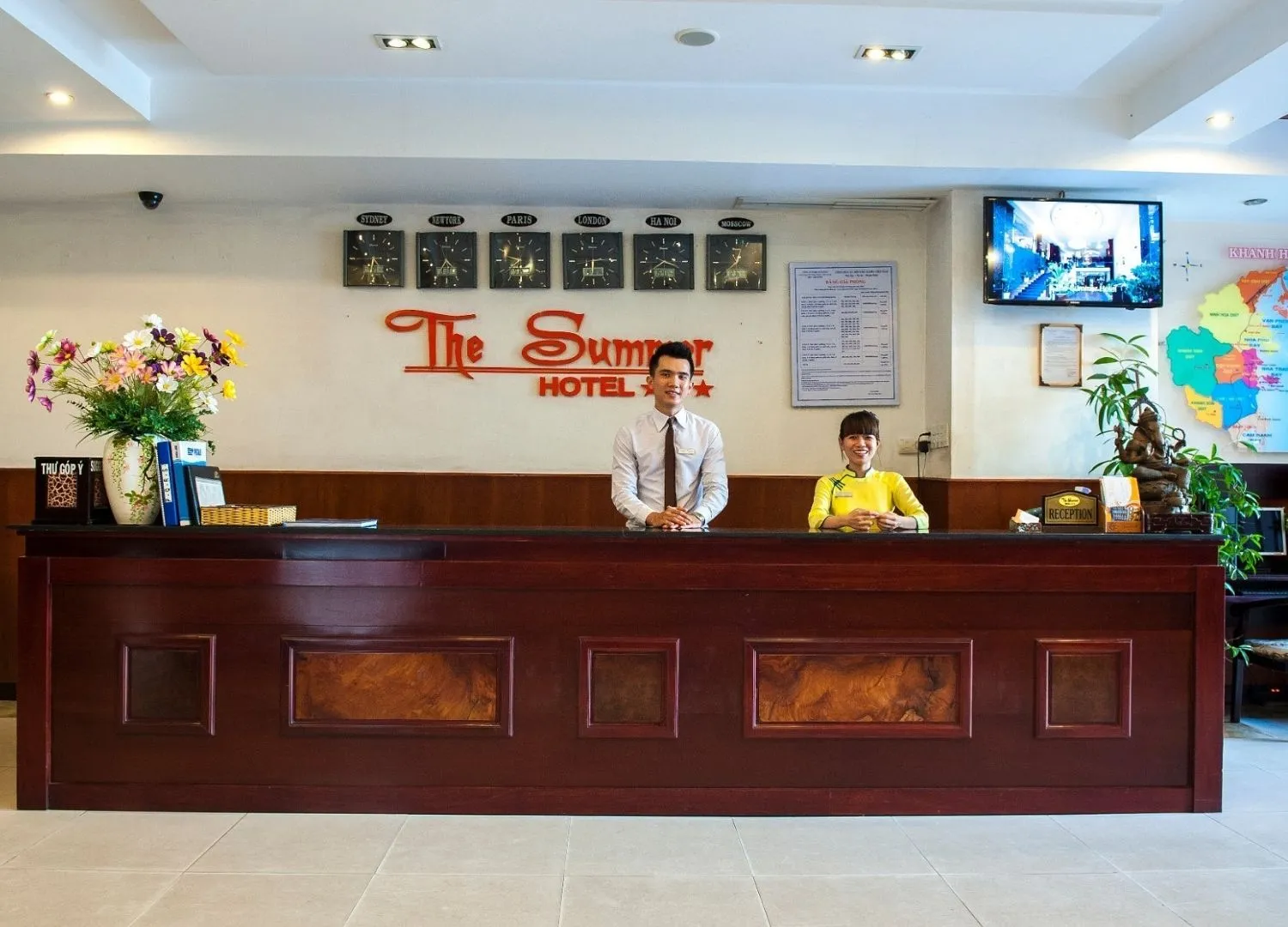 The Summer Hotel mang năng lượng hè đến gần bên bạn