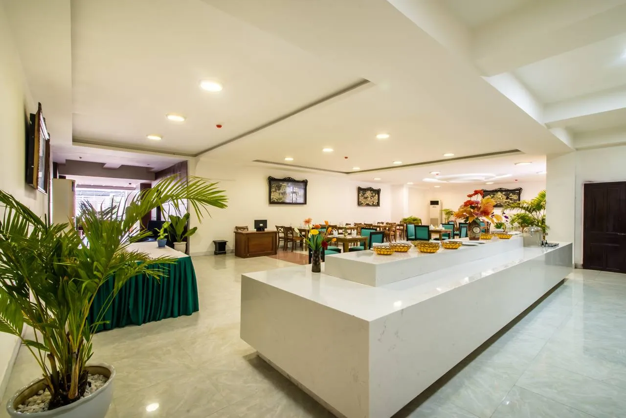 The Sunriver Boutique Hotel Huế mang một vẻ đẹp hững hờ bên bờ sông Hương