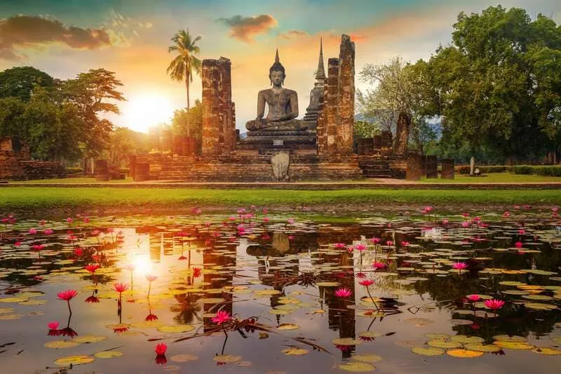 Theo dòng lịch sử khám phá Wat Mahathat tại Ayutthaya