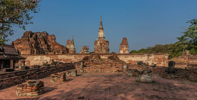 Theo dòng lịch sử khám phá Wat Mahathat tại Ayutthaya