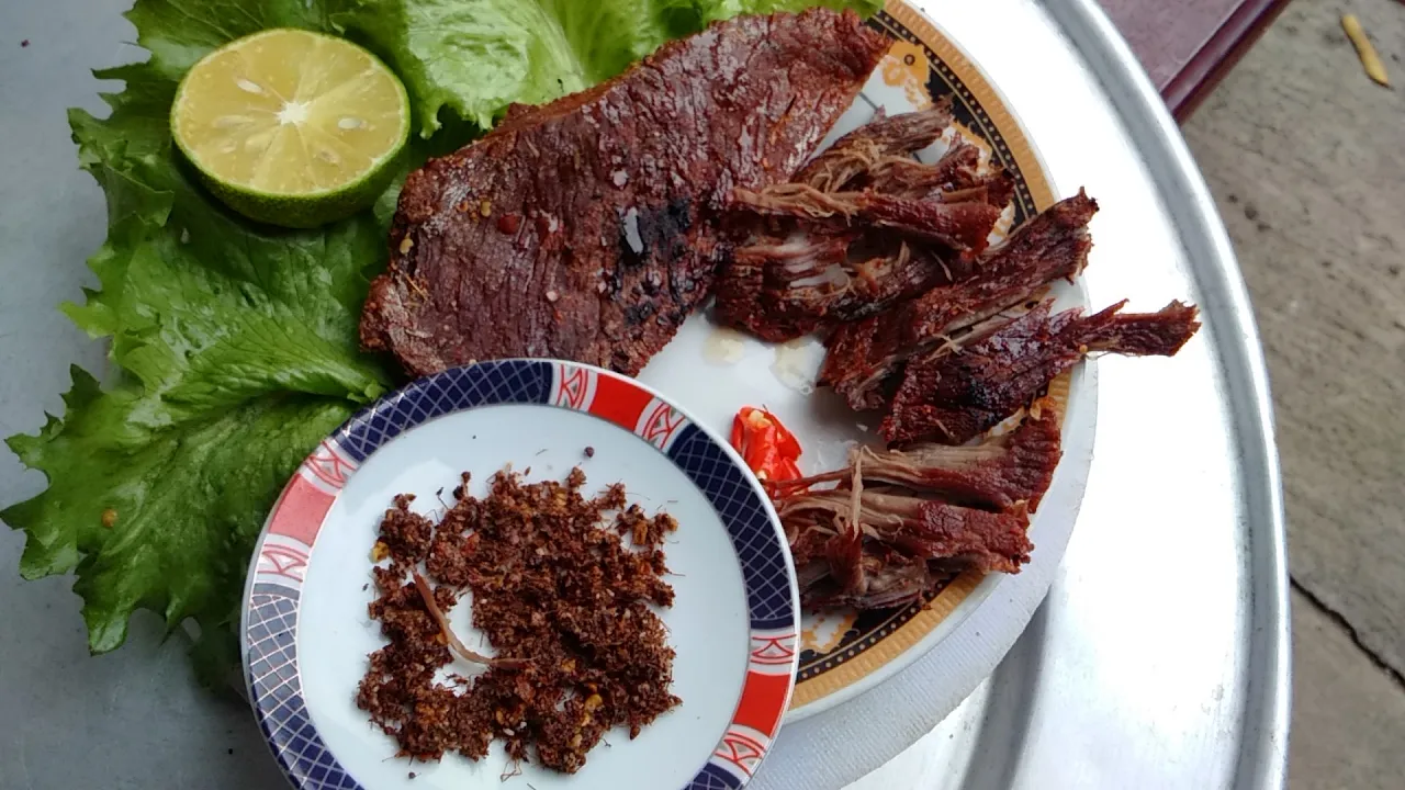 Thịt trâu gác bếp Hà Giang – Đậm đà đặc sản vùng cao nguyên đá