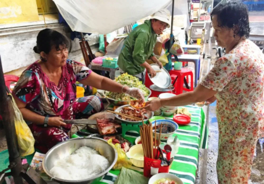 Thử qua món Bún cá dì Lệ Châu Đốc ngon nức tiếng