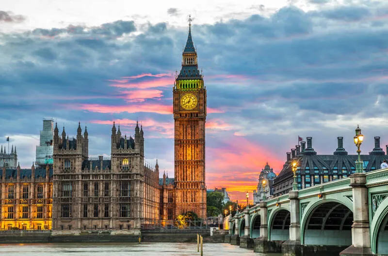 Thưởng ngoạn Đồng hồ Big Ben, công trình trầm lắng bên dòng sông Thames