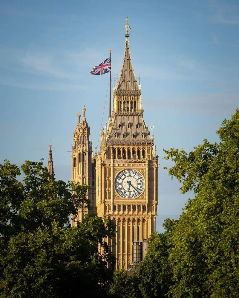 Thưởng ngoạn Đồng hồ Big Ben, công trình trầm lắng bên dòng sông Thames