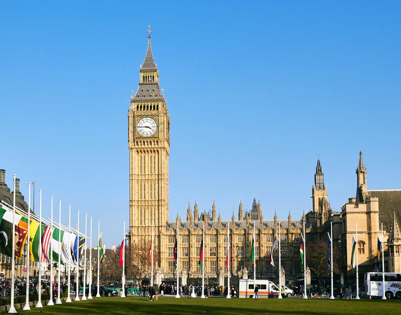 Thưởng ngoạn Đồng hồ Big Ben, công trình trầm lắng bên dòng sông Thames