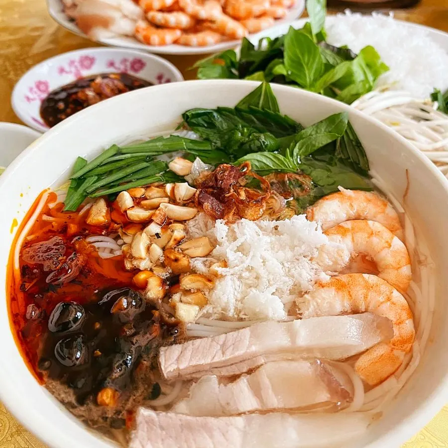 Thưởng thức Bún gỏi dà, món ăn địa phương lạ từ tên đến vị