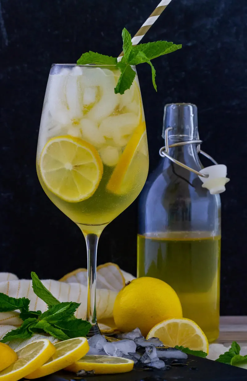 Thường thức rượu Limoncello thơm ngon đến từ nước Ý